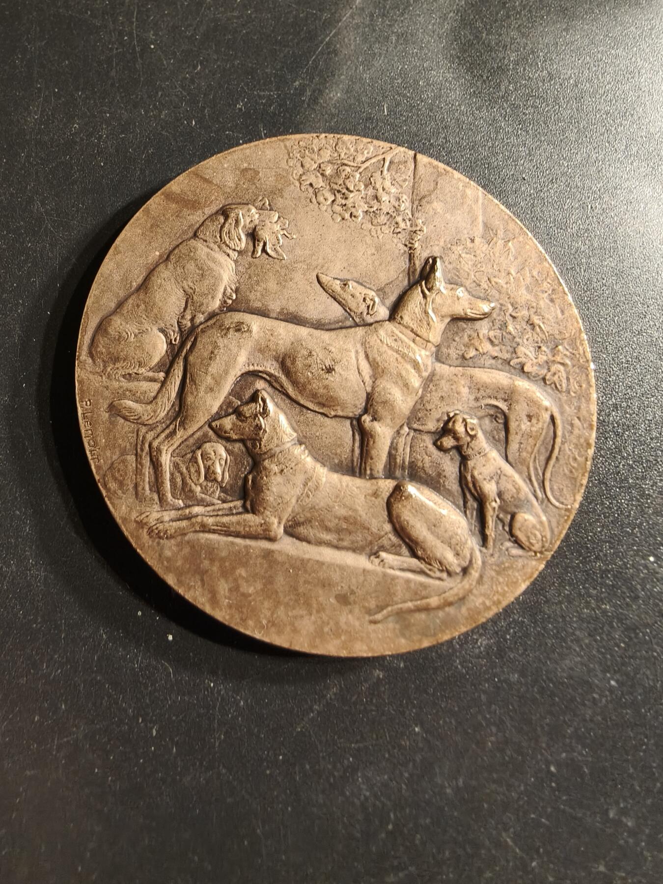 老王徽章第158期 法国宠物犬协会大铜章     直径50mm.    重量56.6g