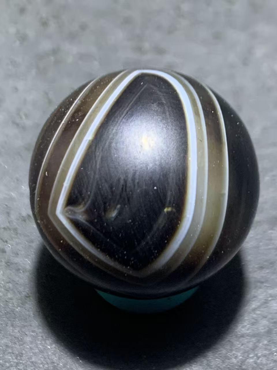 精品一线天眼药师玛瑙2.0随形圆珠一颗