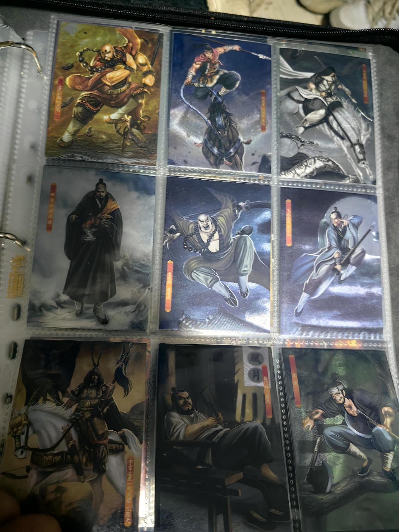 海绵宝宝卡牌专拍第5场(本场有自留价 各种亲签卡，套卡大套，自制卡难免瑕疵，可能存在轻微撞角爆边等出厂瑕疵，品控介意勿拍！) 大圣卡通 新新水浒二 前几弹 全粗半粗各91张 送一些其他卡商的水浒卡