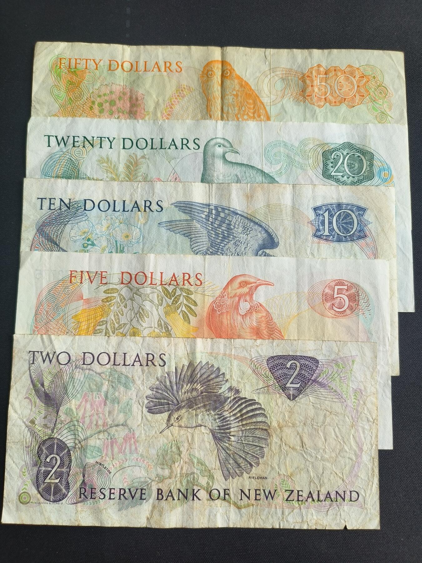 世界靓号纸钞第七十六期 老版新西兰花冠2-5-10-20-50元 品相如图