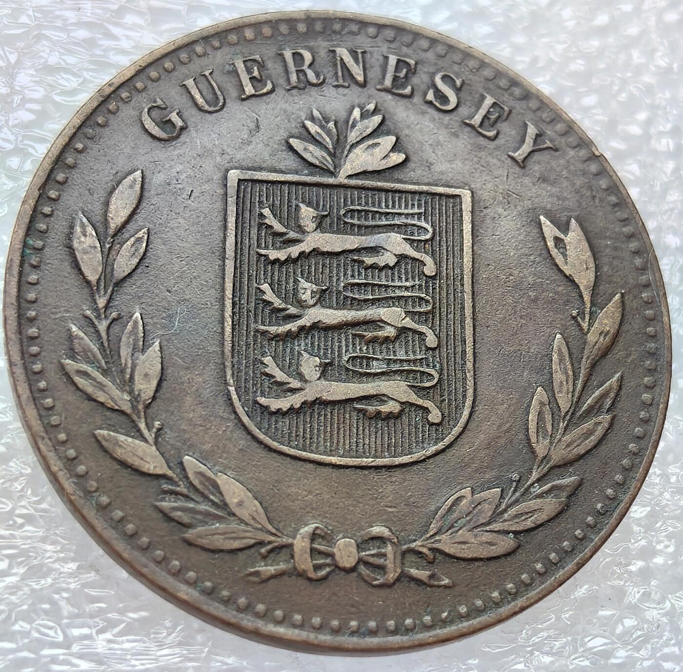 外国优质纪念币银币，周六晚上九点倒数截拍，满百包邮，可寄存半年，喜欢朋友微信扫描二维码可直接参拍