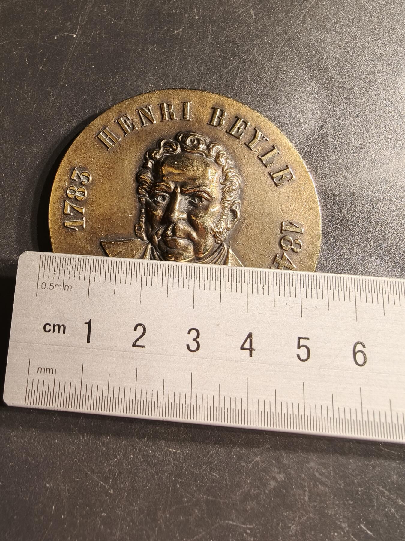 老王徽章第158期 法国著名作家司汤达大铜章     直径54mm.   重量60.2g