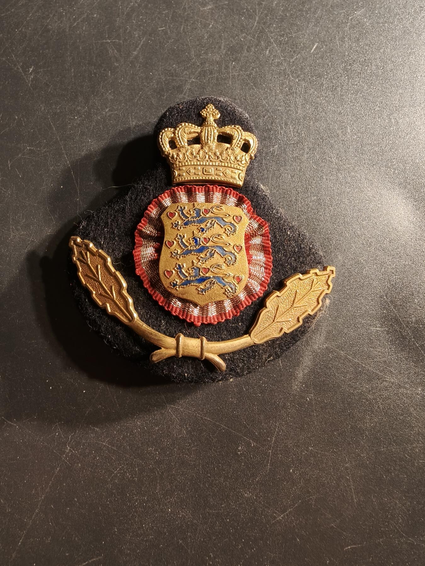 老王徽章第158期 丹麦工兵礼服大帽徽    底衬完整    大尺寸直径65mm