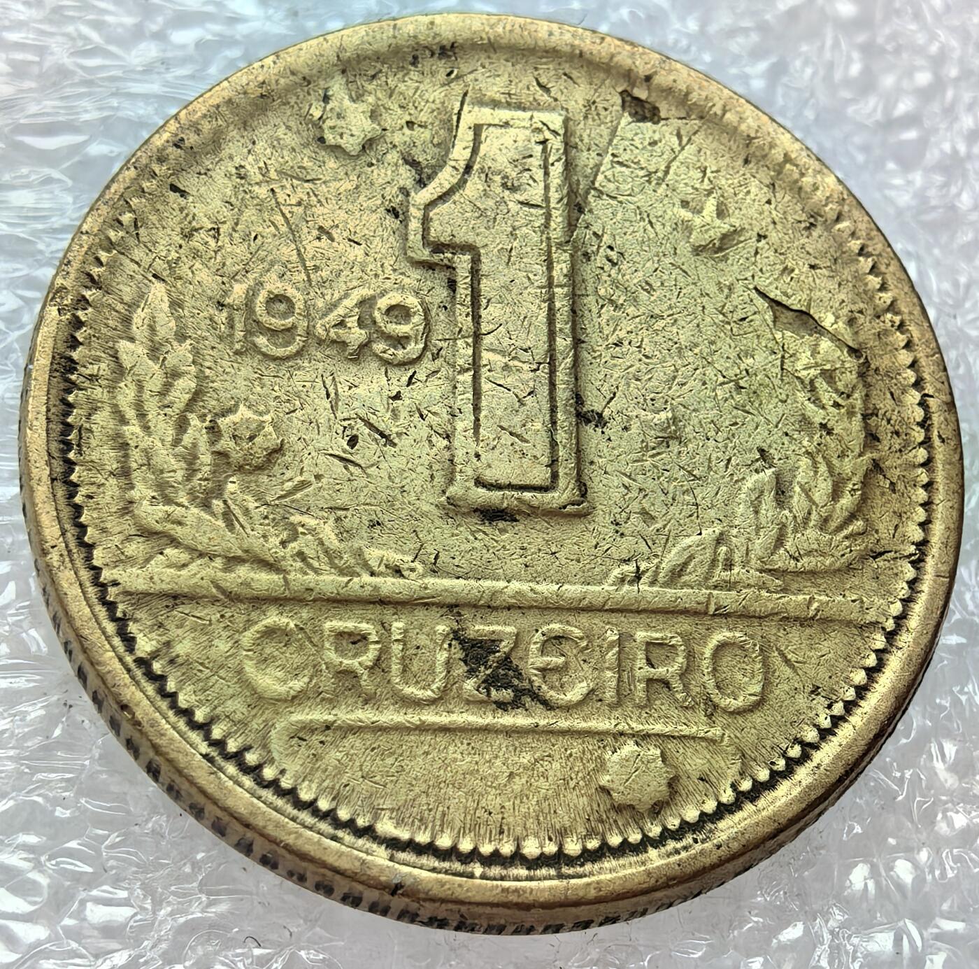 外国优质纪念币银币，周六晚上九点倒数截拍，满百包邮，可寄存半年，喜欢朋友微信扫描二维码可直接参拍 巴西地图1949年1克鲁泽