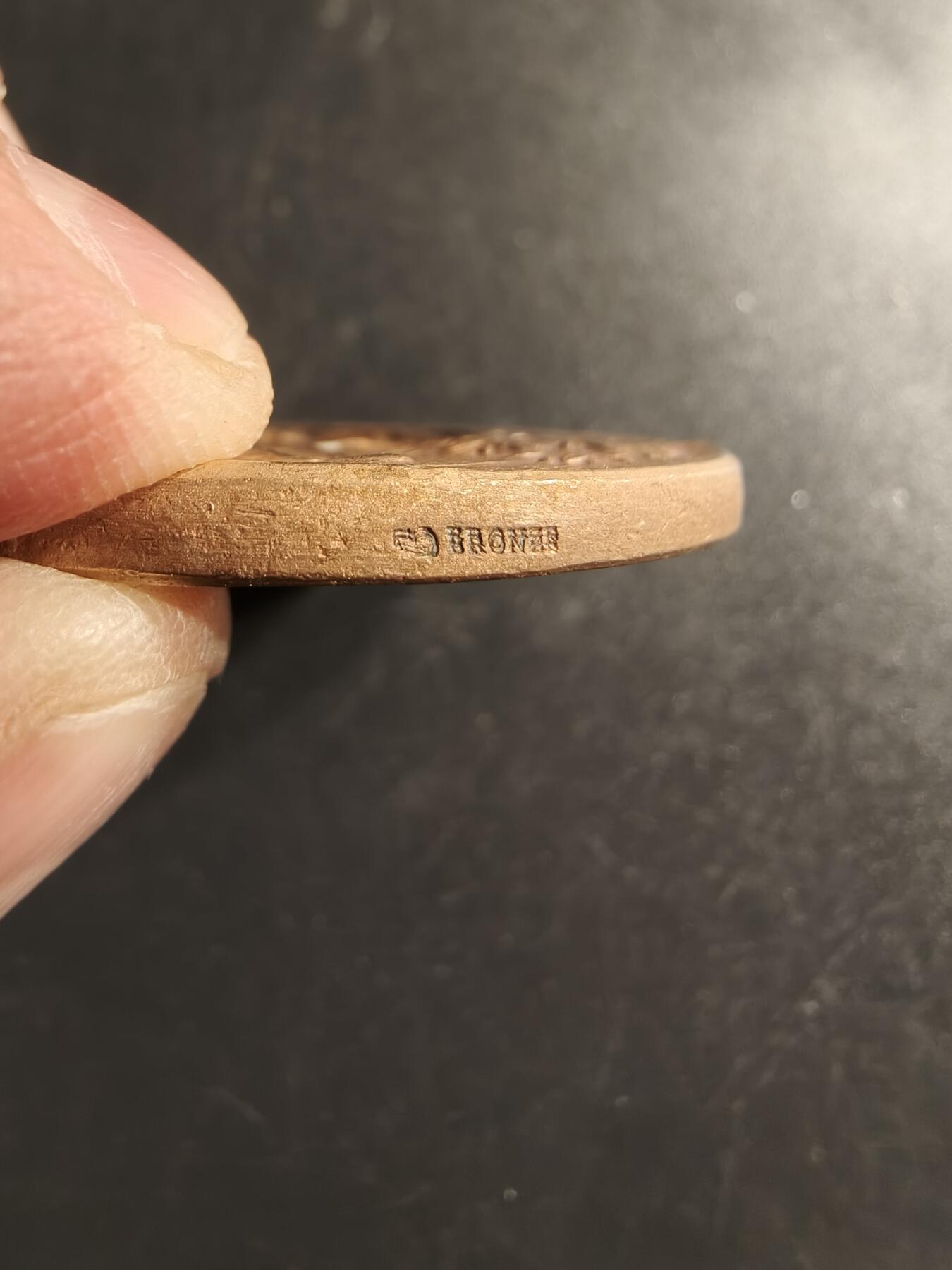 老王徽章第158期 法国塞夫勒省农业中央协会大铜章    直径40mm.   重量39.9g