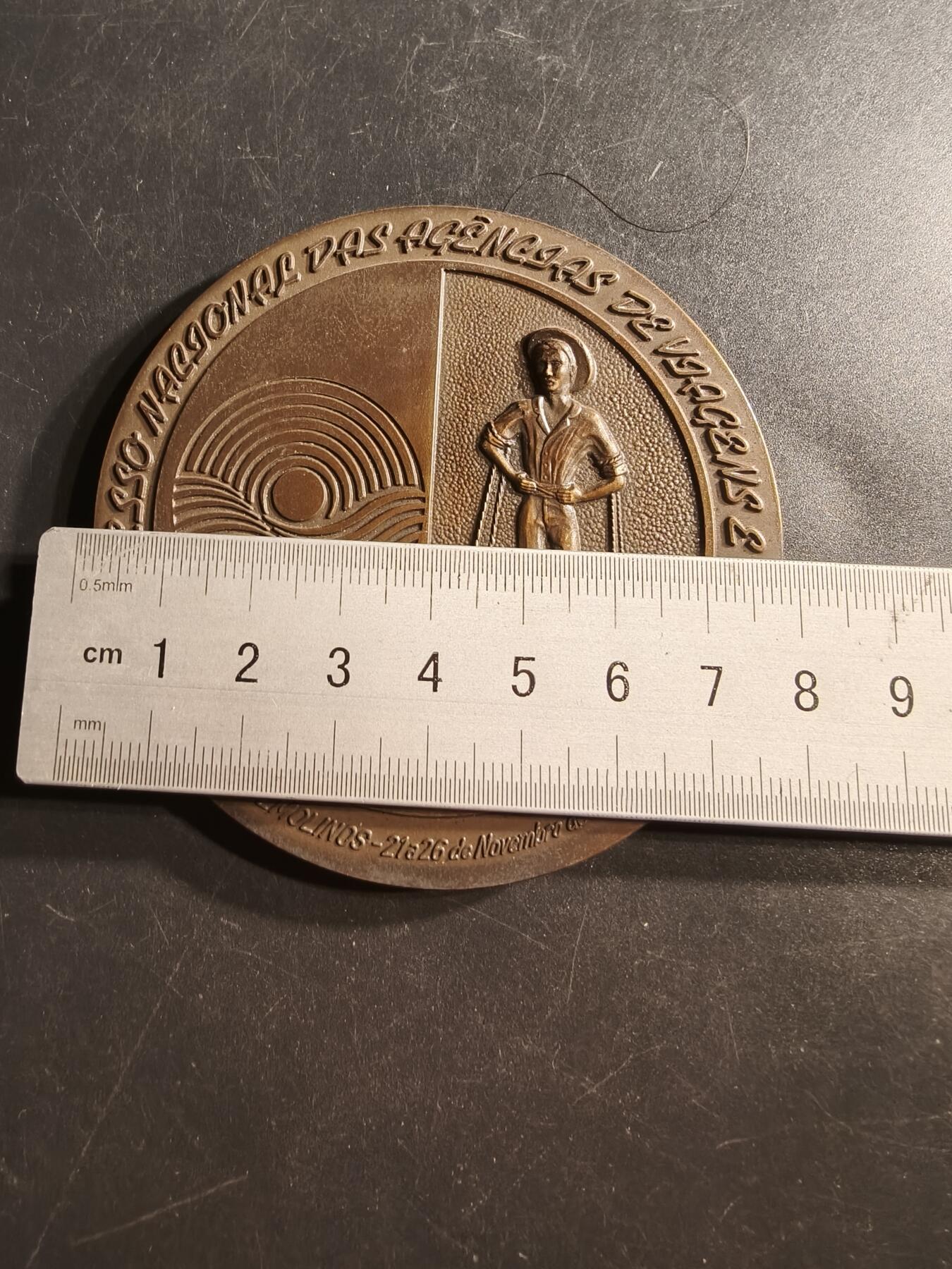 老王徽章第158期 葡萄牙第十二届全国旅行社和旅游大会     直径78mm.   重量194.6g