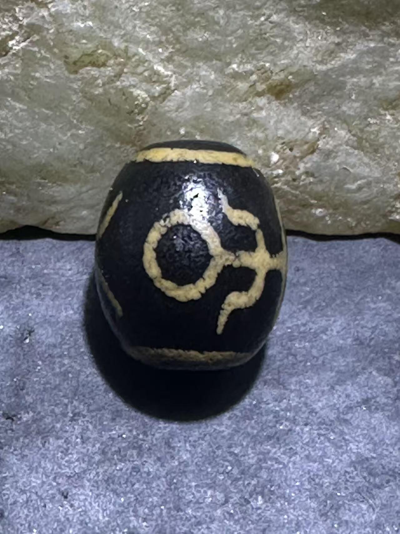 仅此一颗，精品藏传牙黄贵人玛瑙天珠一颗1，