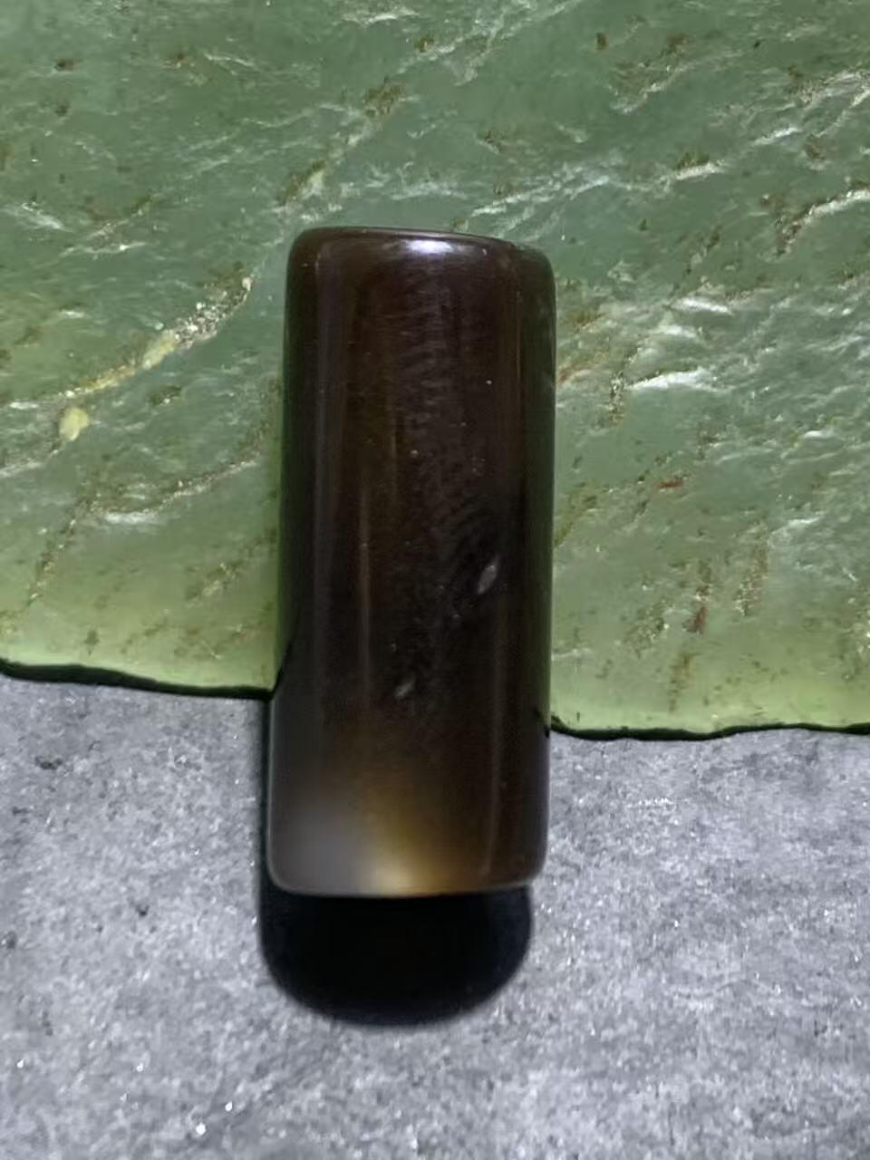 药师玛瑙直桶随形桶珠一颗，，