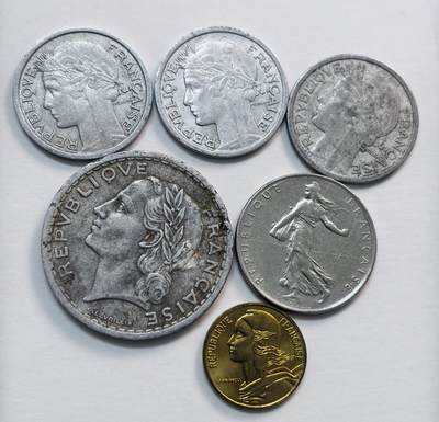 文馨钱币收藏第 277 场，熊猫金币，银币，老藏家日本明治时代到昭和时代全时期专场（特年非常多），长期接收代拍品 - 法国，各年份，各面值一组
