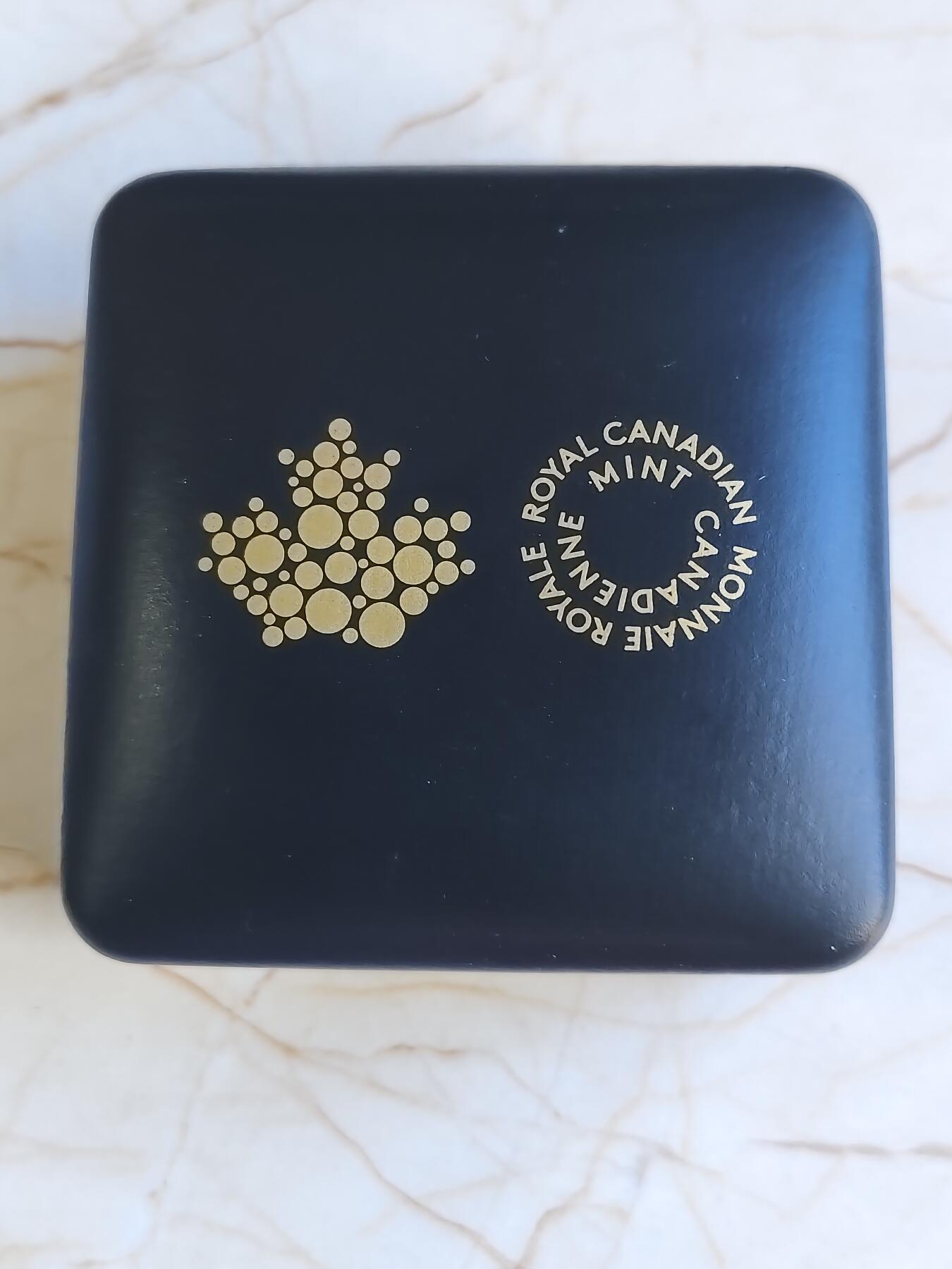 第179期拍卖【长期征集拍品】 加拿大2022年恐龙系列2墨丘利双子座角龙镀铑银币，9999银镀铑，发行10000枚