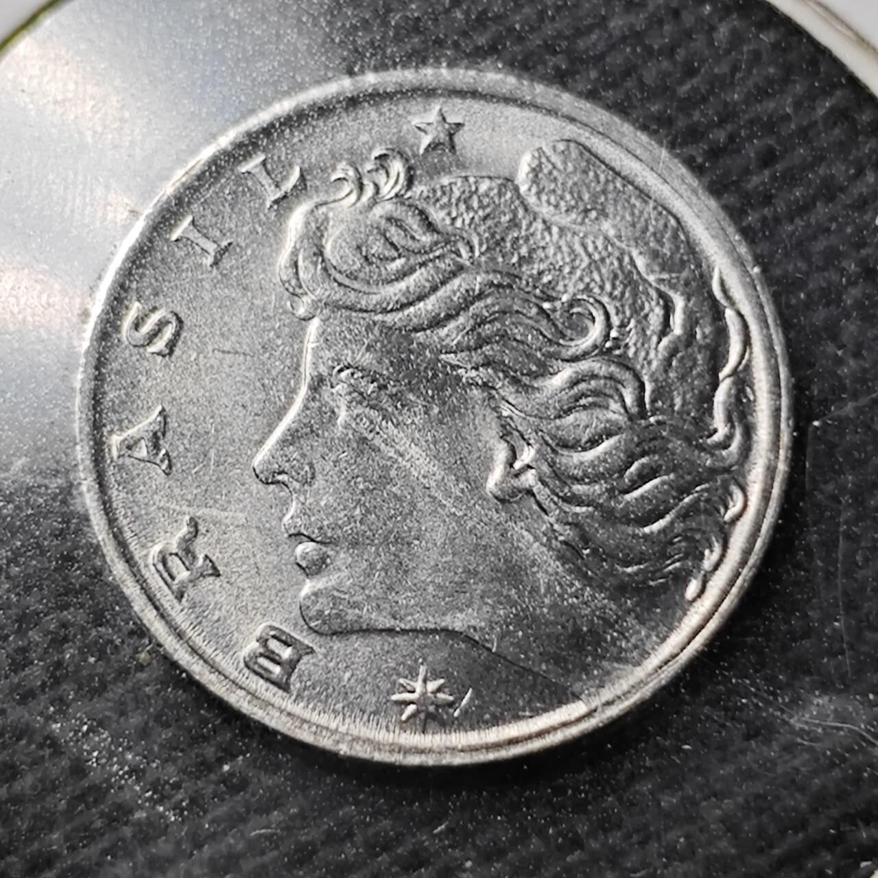 KK钱币收藏小铺  第358场  2月预留时间 周末发货  1975巴西1分纪念币 好品