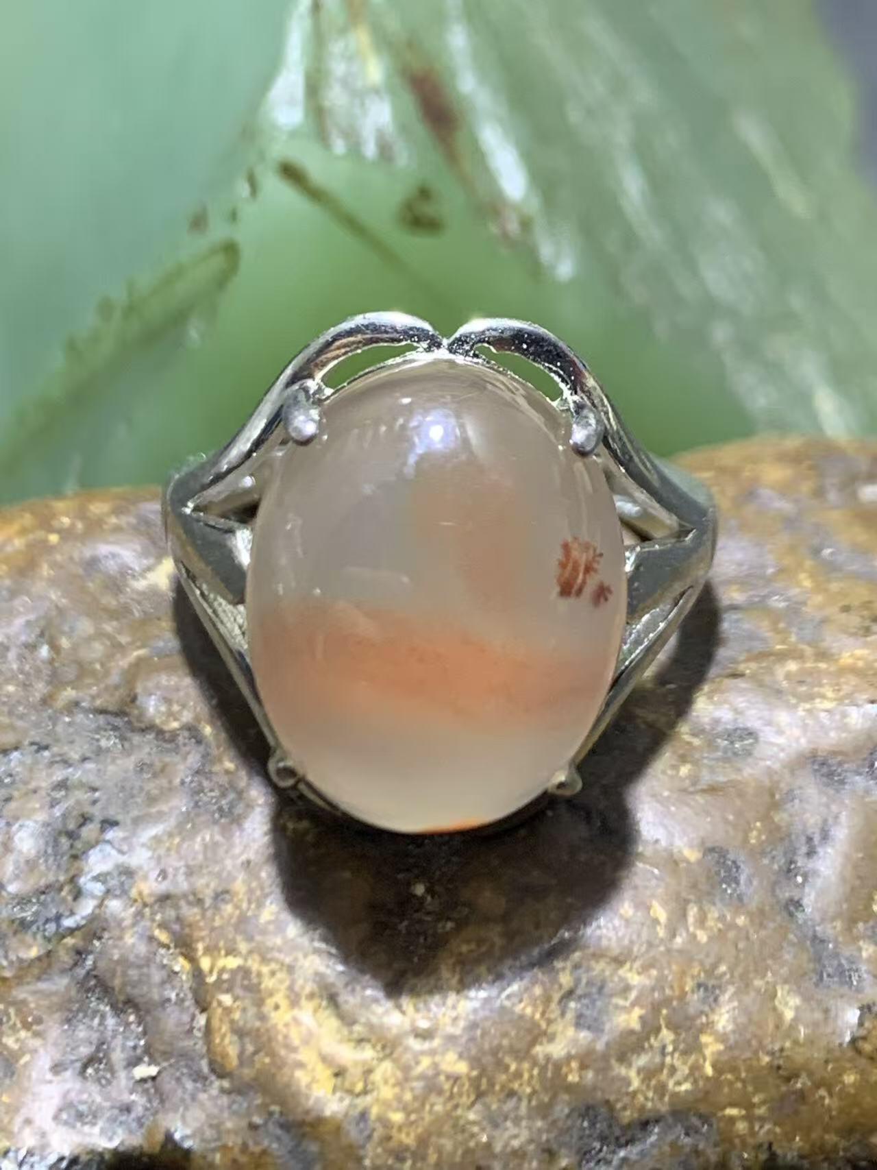 精美罕见川料南红玛瑙荔枝冻漂柿子红草花纹活口戒指一枚，