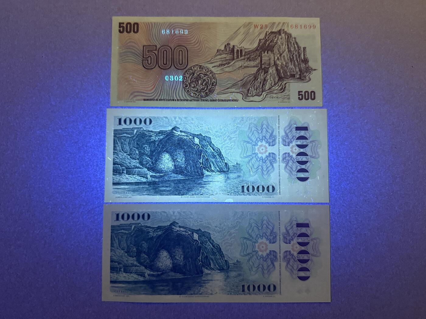 《艾美收藏》第217期-10.26周日外币精品 捷克500、1000、1000克朗3张 UNC 第一版纸币 1000的不同版本各1张 全部无4双尾