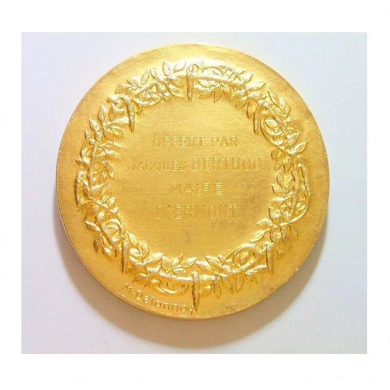 【旋风钱币】11月1日19:00准时开拍 精美欧洲币章、第三帝国钱币等 全场包邮！ 【银】法国1978年 城市市徽高浮雕精制镀金大银章 50MM 80克