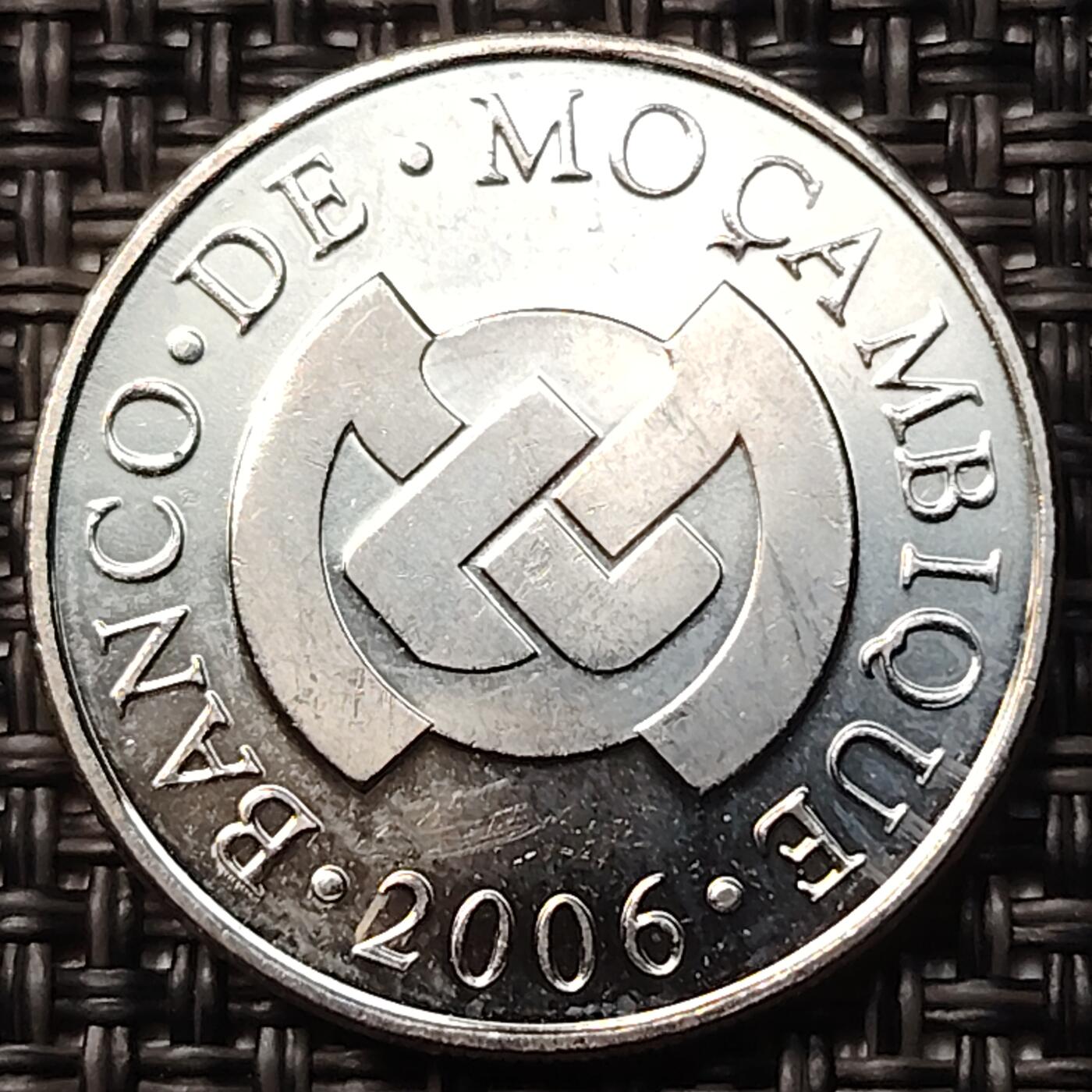 布加迪🐬～世界钱币(上海)🌾第 263 期 /  各国套币和散币 莫桑比克🇲🇿 2006年 2梅地卡 ~C5