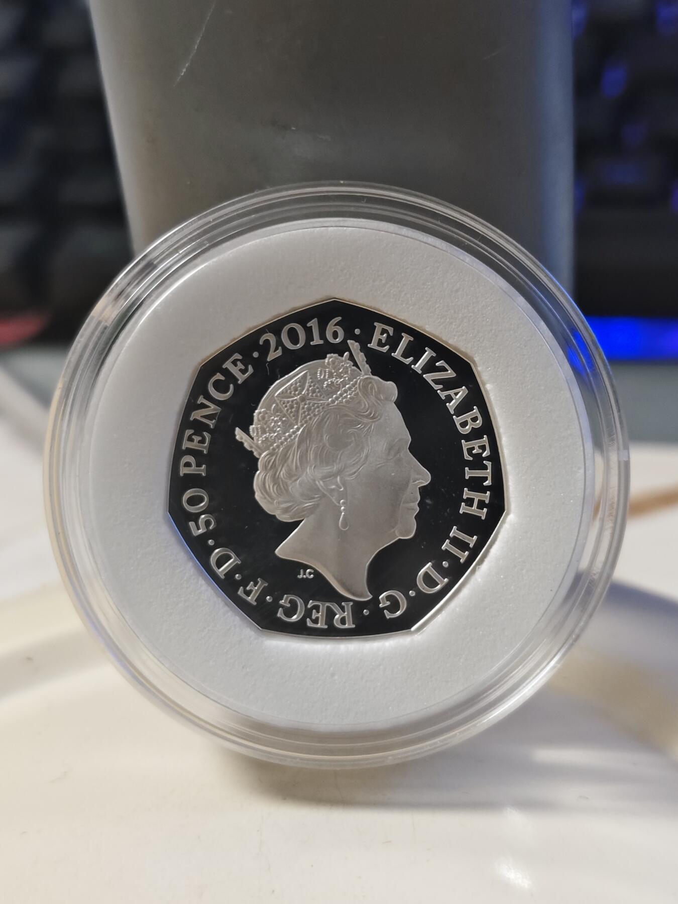 第179期拍卖【长期征集拍品】 英国2016年彼得兔150周年系列鼠纳特金纪念彩银币，925银，8克，发行15000枚