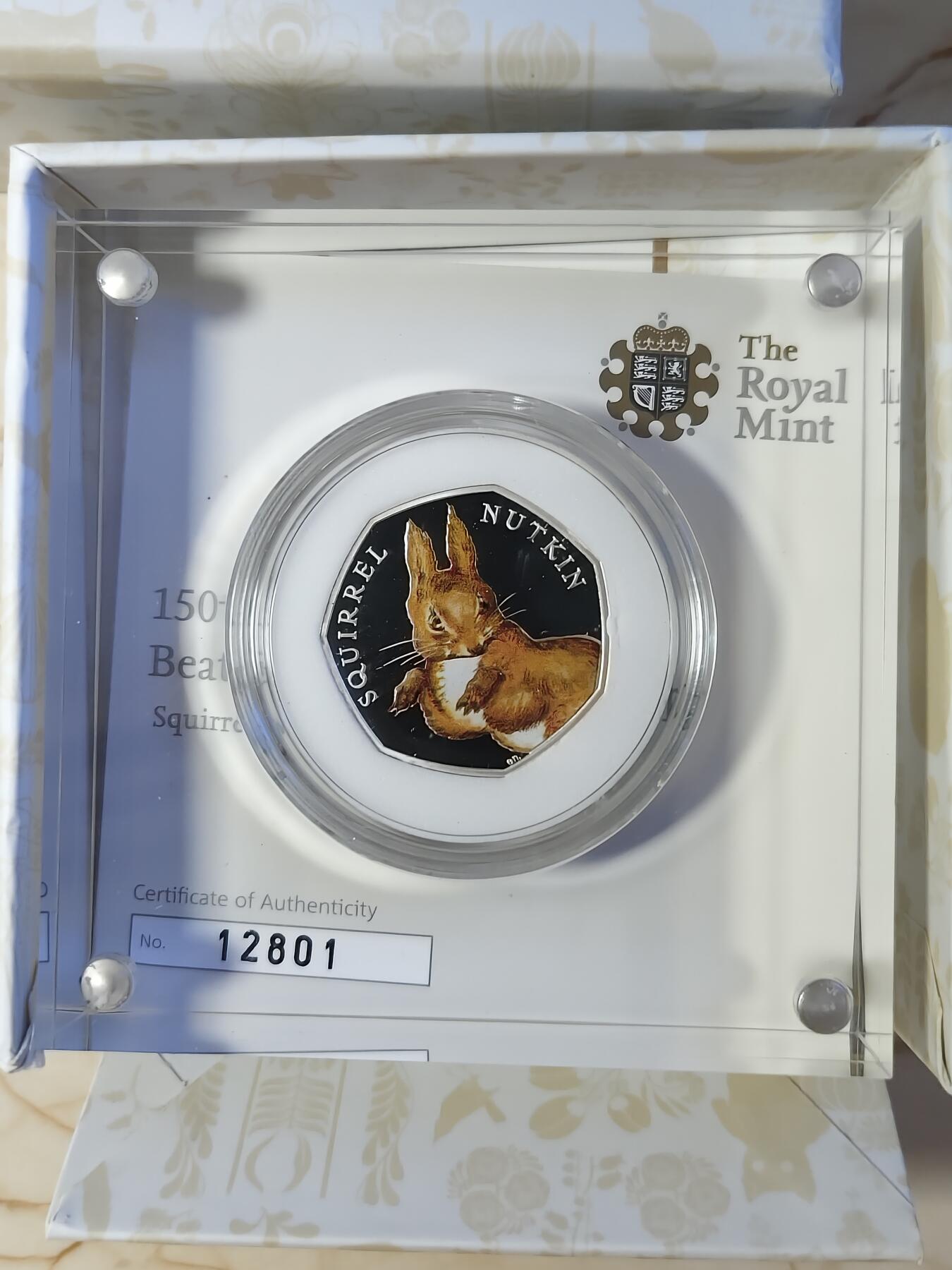 第179期拍卖【长期征集拍品】 英国2016年彼得兔150周年系列鼠纳特金纪念彩银币，925银，8克，发行15000枚