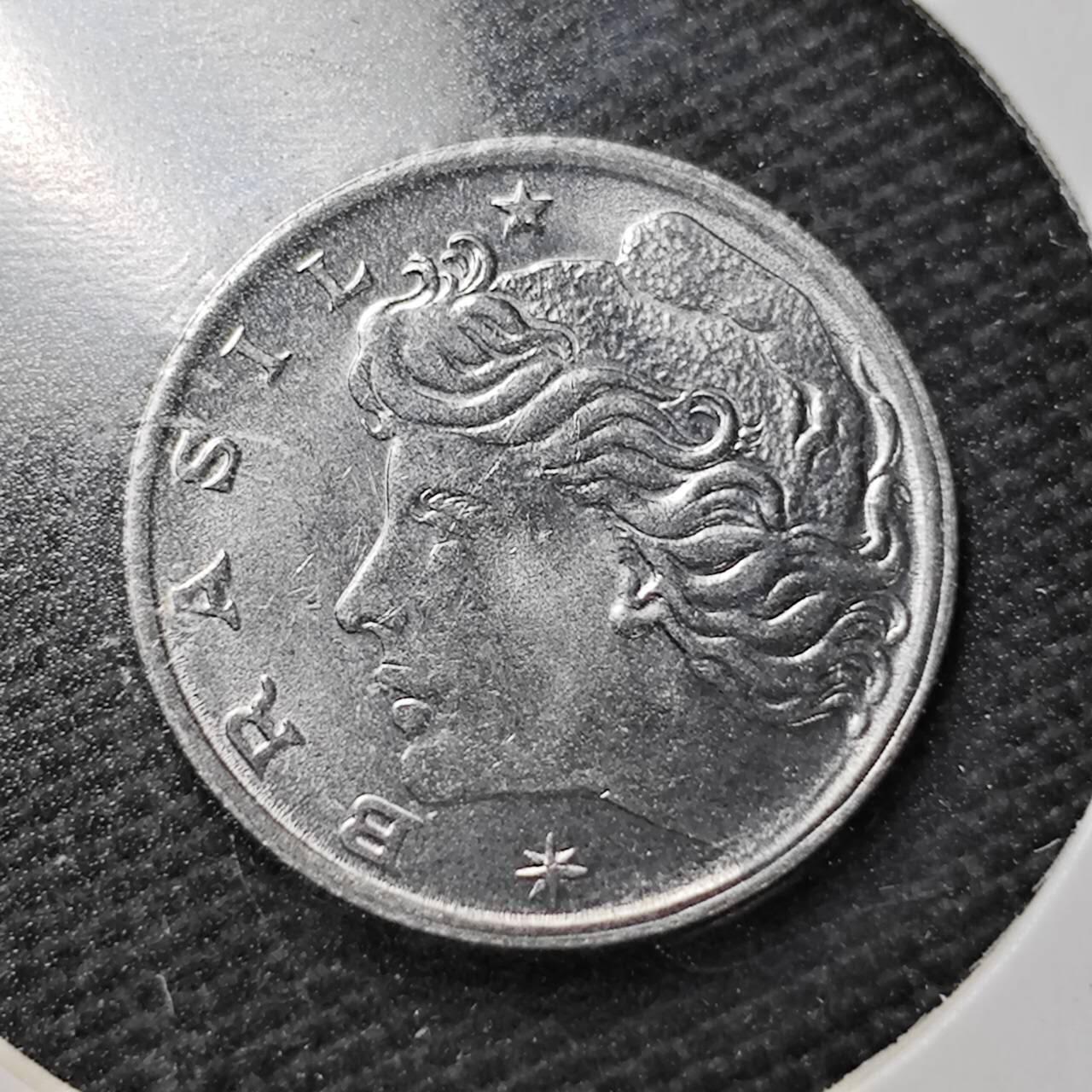 KK钱币收藏小铺  第358场  2月预留时间 周末发货  1975巴西1分纪念币 好品