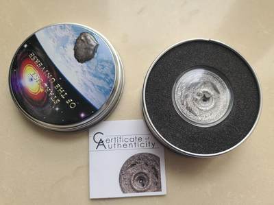 【币将精彩】世界钱币拍卖（2025-11-12） - 库克2016年太空陨石镶嵌银币带证书包装