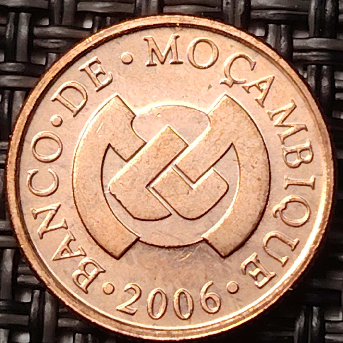 布加迪🐬～世界钱币(上海)🌾第 263 期 /  各国套币和散币 莫桑比克🇲🇿 2006年 1分 ~C5