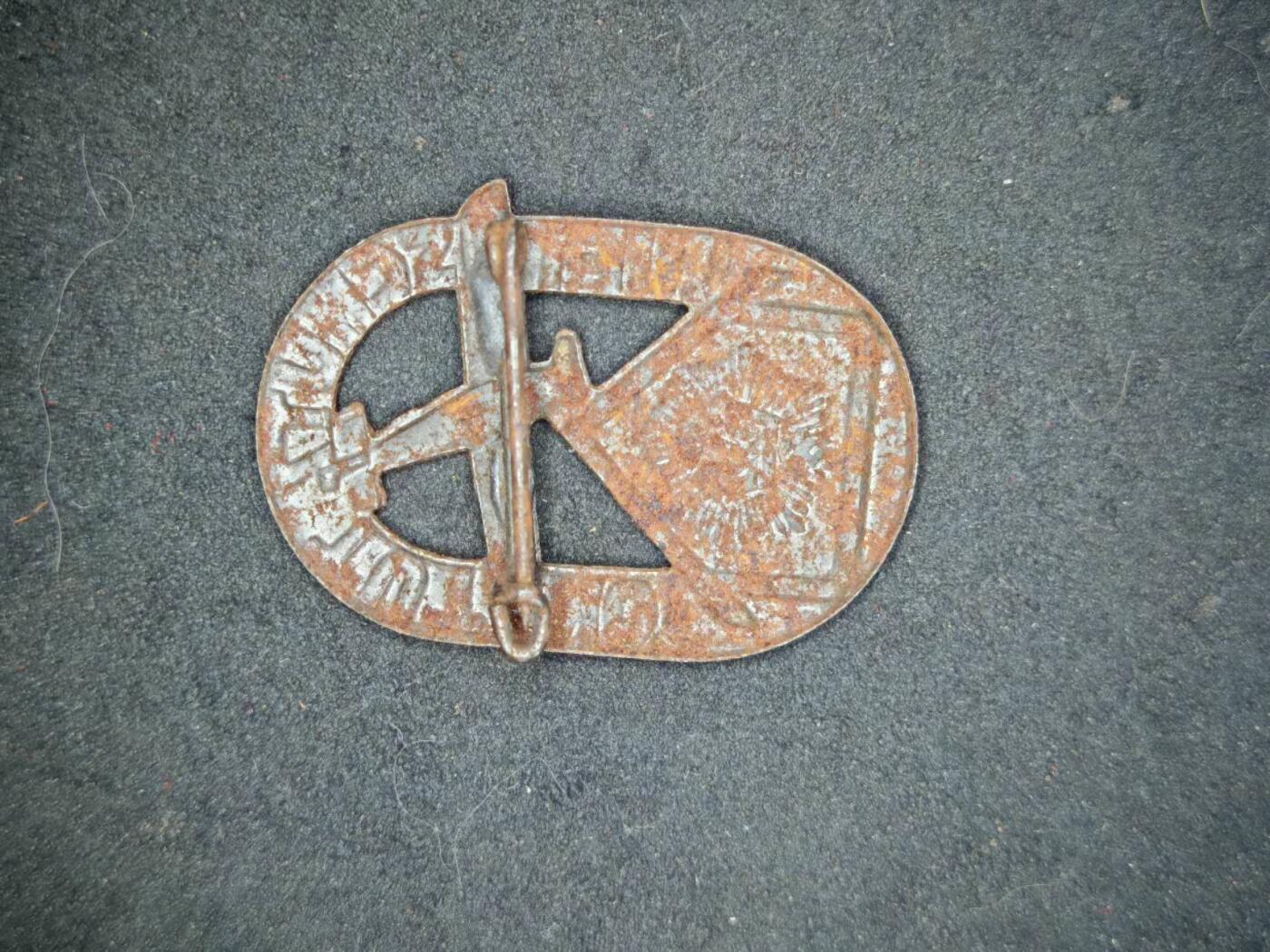 凯旋世界勋赏（第19期）（欢迎送拍）（对拍品有疑问请询问客服，不接受到手刀，出价默认拍品品相。请认真阅读拍卖规则！出价默认已认可！）（收到货请录制开箱视频，无视频概不处理问题。） 铭记历史！德三防空部门纪念徽章