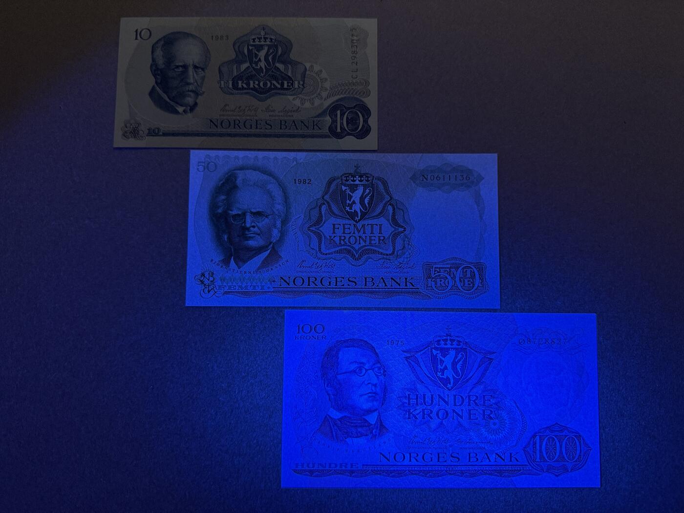 《艾美收藏》第217期-10.26周日外币精品 挪威10、50、100克朗3张 UNC 全部无4