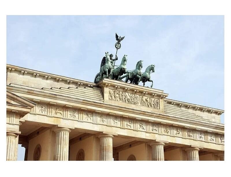 【旋风钱币】11月1日19:00准时开拍 精美欧洲币章、第三帝国钱币等 全场包邮！ 德国1991年勃兰登堡门竣工200年精制高浮雕大镀金章 带证书 40MM