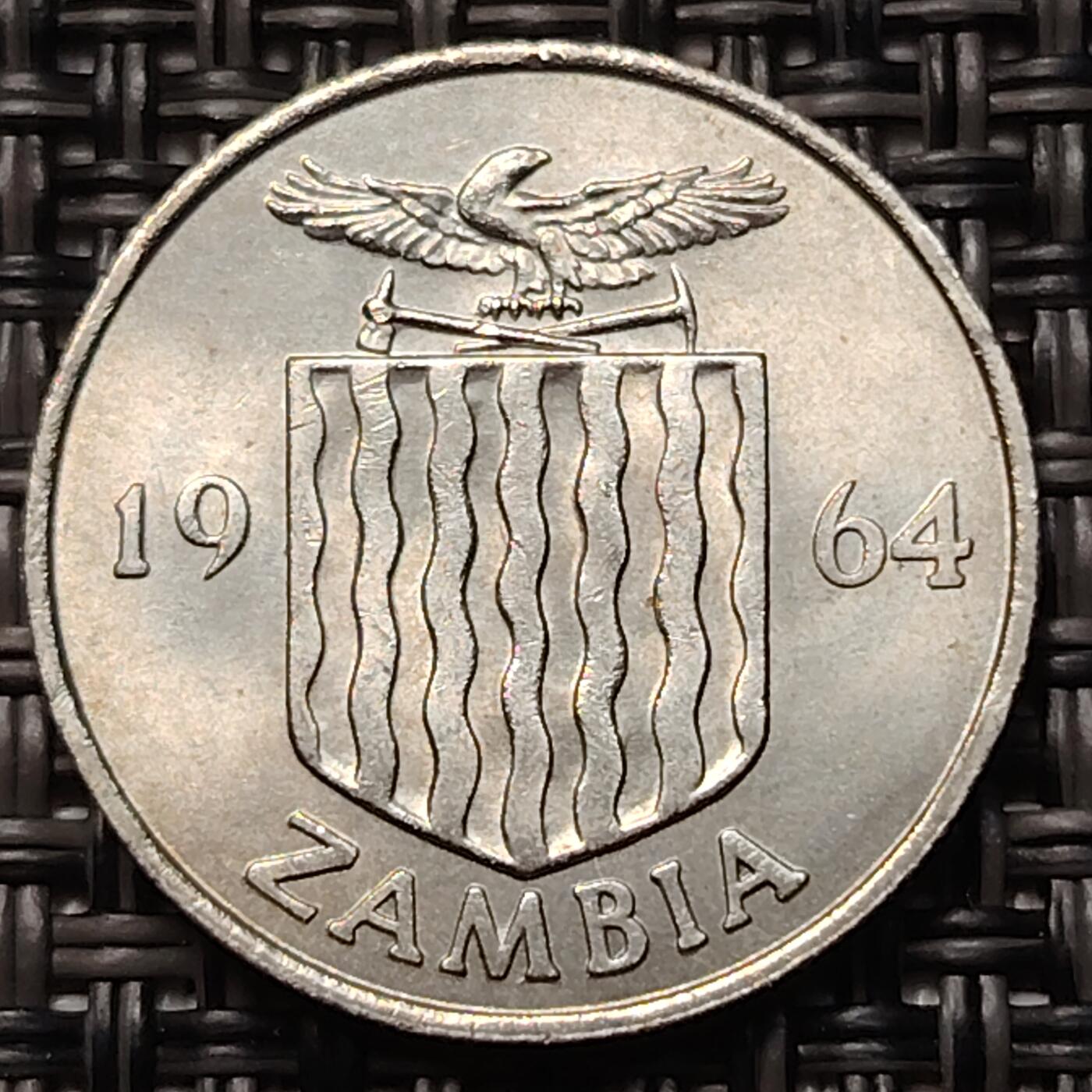 布加迪🐬～世界钱币(上海)🌾第 254 期 /  各国套币和散币 赞比亚🇿🇲 1964年 6便士