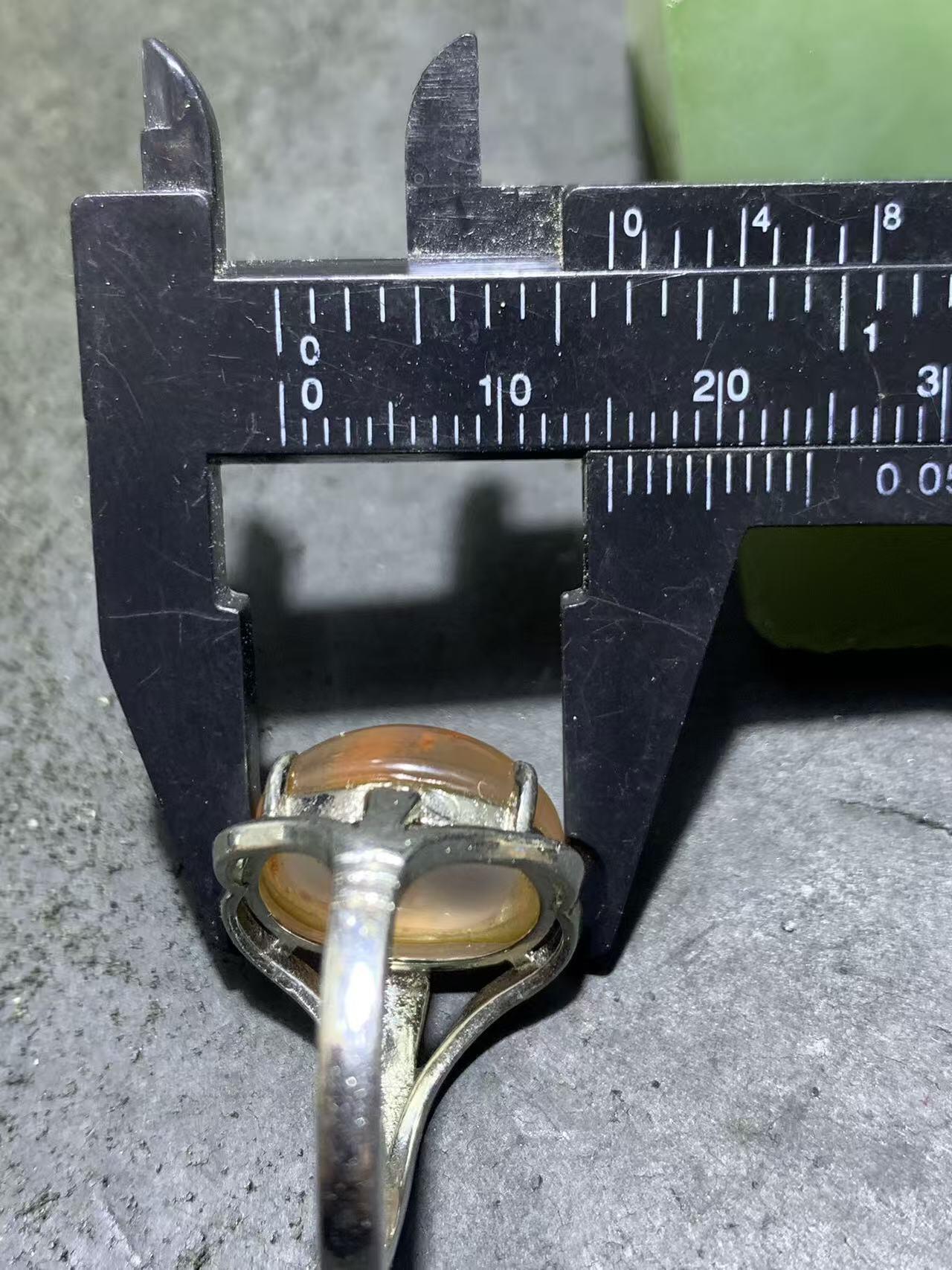 精美罕见川料南红玛瑙荔枝冻漂柿子红草花纹活口戒指一枚，