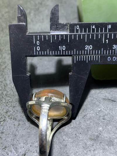 精美罕见川料南红玛瑙荔枝冻漂柿子红草花纹活口戒指一枚， 精美罕见川料南红玛瑙荔枝冻漂柿子红草花纹活口戒指一枚，