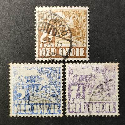 嘉禾收藏    【第362期】            无佣金、可寄存、满30元包邮 - 荷属印尼邮票，1934年水稻种植·在稻田里用牛拉犁的印度尼西亚人邮票