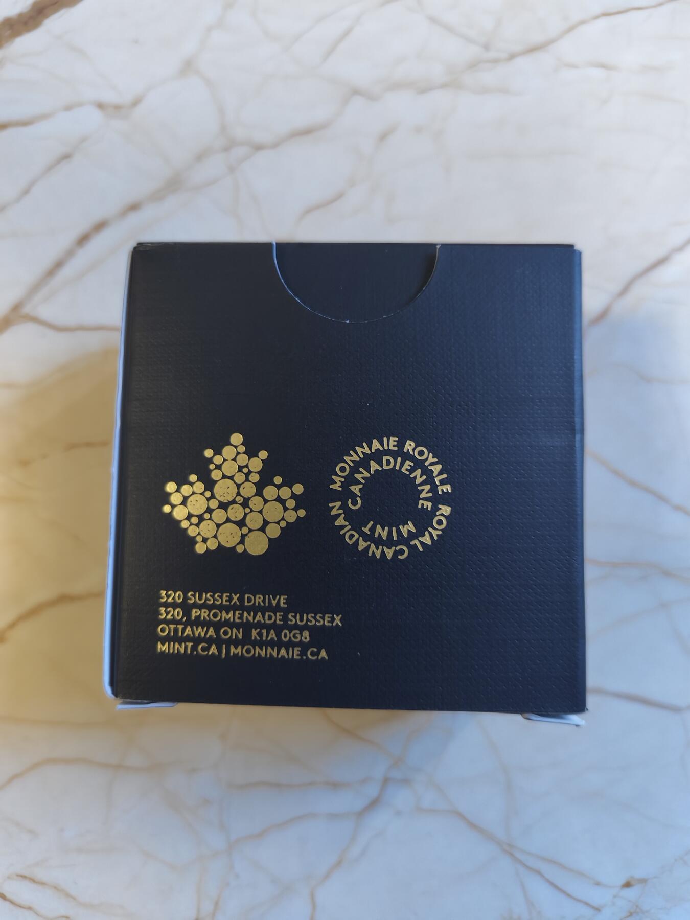 第179期拍卖【长期征集拍品】 加拿大2022年电话发明家贝尔逝世百年精制纪念银币，9999银，23.17克，