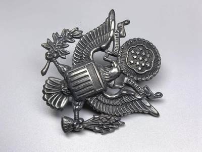 小驴勋章奖章收藏10月25日周六晚6点拍卖（珍爱和平，收藏战争，铭记历史，勿忘国耻，忠党爱国。有偿代拍，送拍规则在简介最后，参拍须阅读规则后再参拍，关系到运费包装发货时效真假辨别等关键信息，拍卖时不再发原图，看大图店主微信码在最后拍品里） - 美国空军大檐帽帽徽