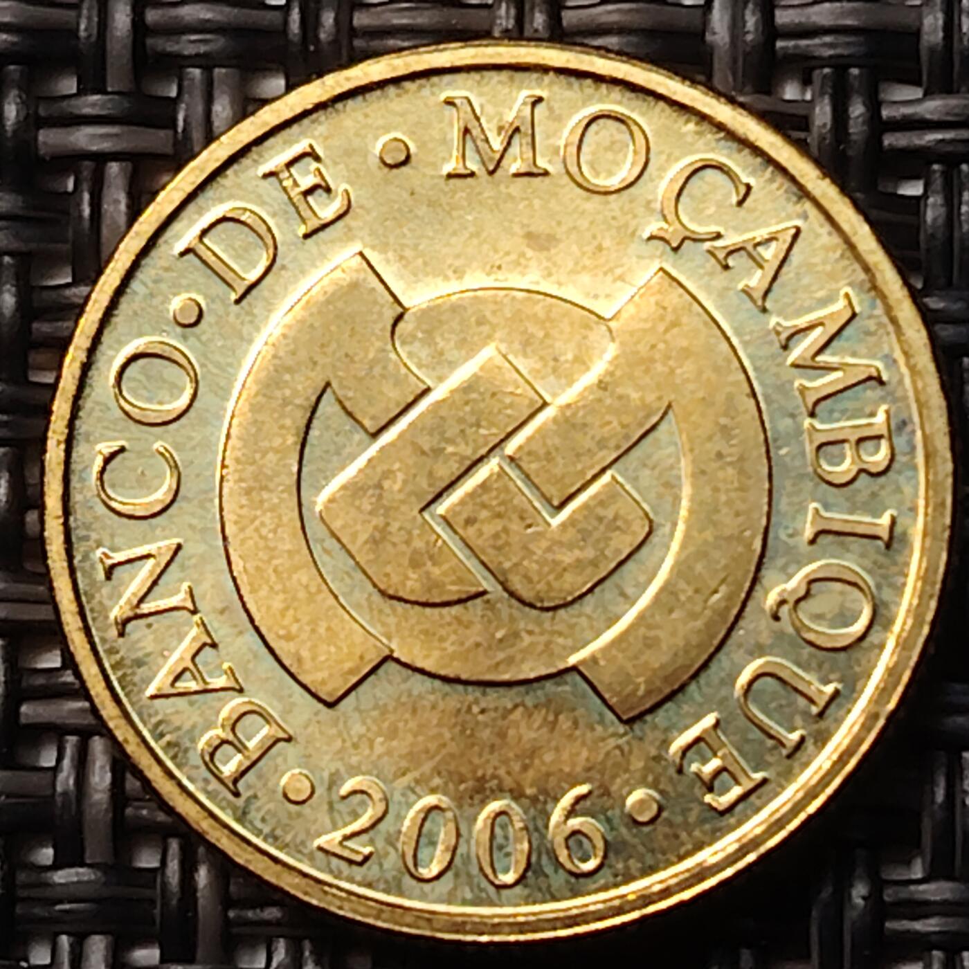 布加迪🐬～世界钱币(上海)🌾第 263 期 /  各国套币和散币 莫桑比克🇲🇿 2006年 10分 ~C5