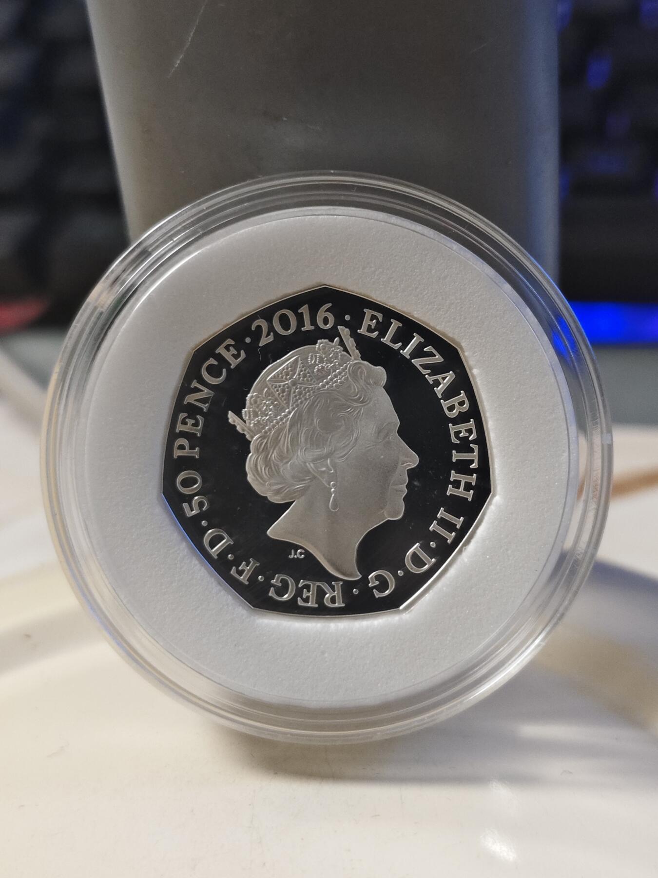 第179期拍卖【长期征集拍品】 英国2016年彼得兔150周年系列鼠纳特金纪念彩银币，925银，8克，发行15000枚
