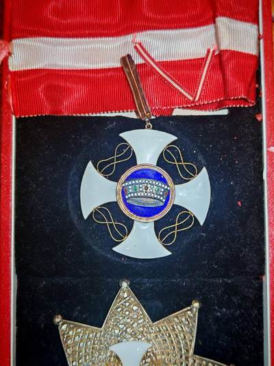 凯旋世界勋赏（第19期）（欢迎送拍）（对拍品有疑问请询问客服，不接受到手刀，出价默认拍品品相。请认真阅读拍卖规则！出价默认已认可！）（收到货请录制开箱视频，无视频概不处理问题。） - 大军官级意大利王冠勋章黄金制打金标