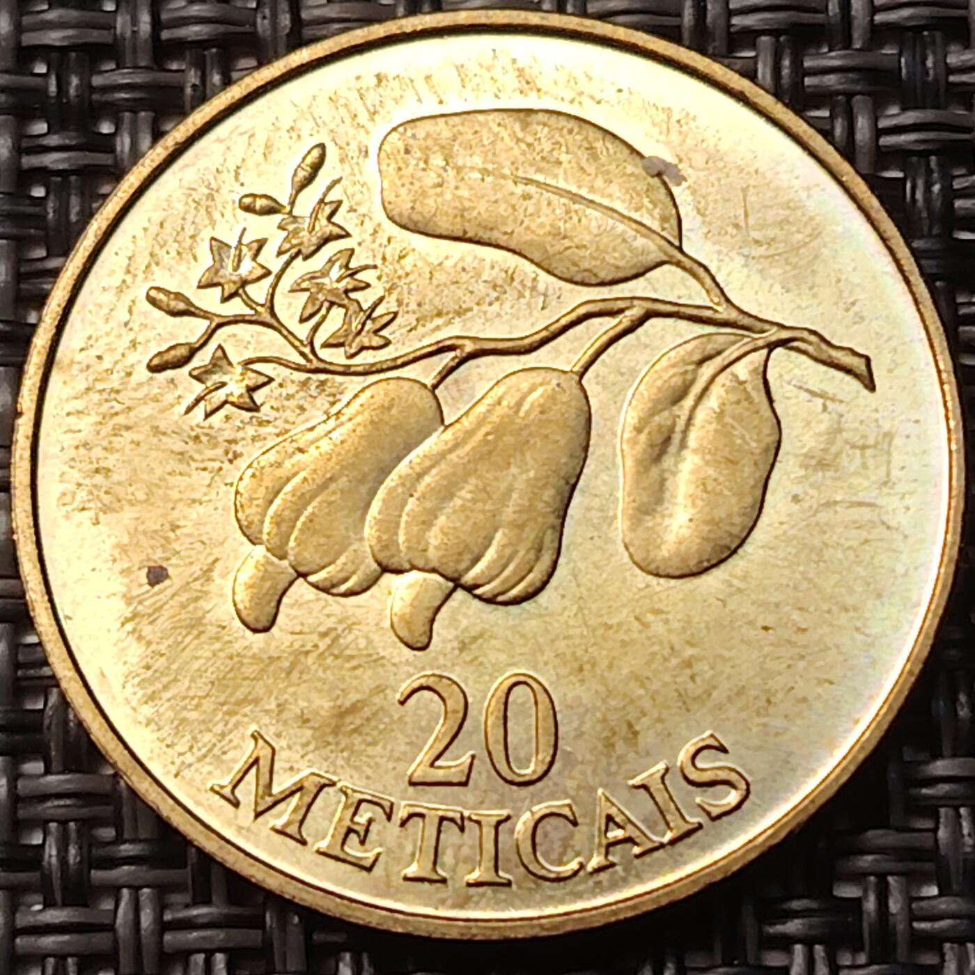 布加迪🐬～世界钱币(上海)🌾第 263 期 /  各国套币和散币 莫桑比克🇲🇿 1994年 国徽版 20梅蒂卡尔 ~C5