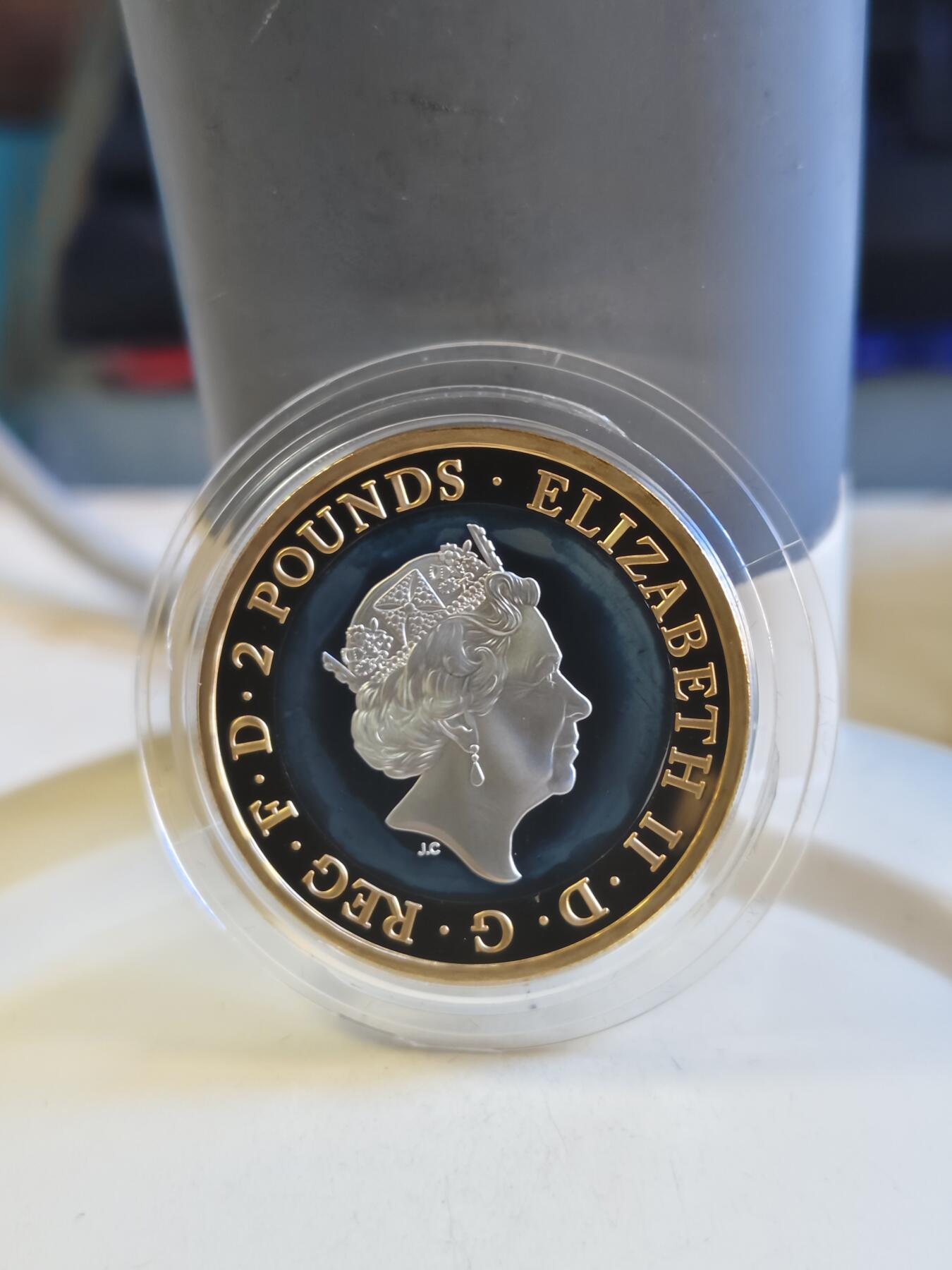 第179期拍卖【长期征集拍品】 英国2020年欧洲胜利75周年2英镑双色精制双色纪念银币，925银，12克，有氧化