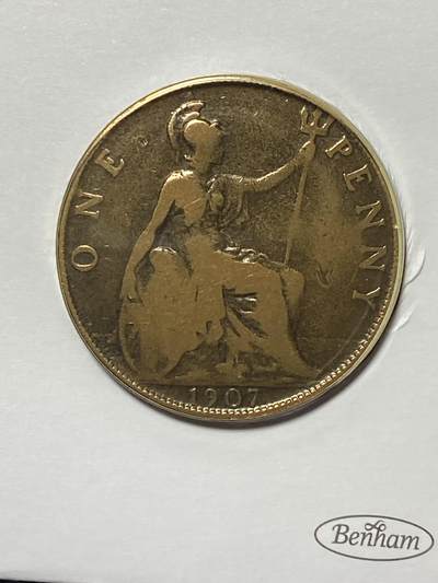 2025年第一百一十七场(总第一百四十三场）外国好品散币(免佣金) 邮币封–英国🇬🇧1907年1便士(纪念歌曲《哦，我真喜欢在海滨》（Oh, I Do Like to be Beside the Seaside）的发布百年纪念封，该歌曲由John A. Glover-Kind于1907年创作。内含爱德华七世1907年1便士一枚)