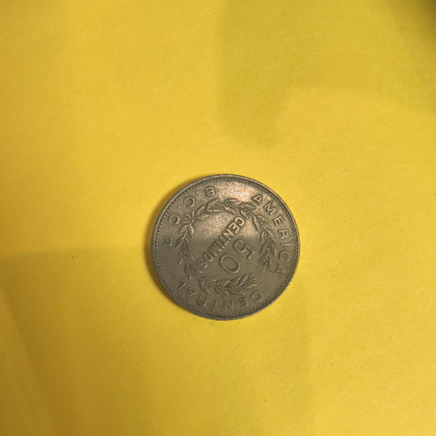 泡泡币外币第十五场可代拍15038385335微信 1975年哥斯达黎加50分。