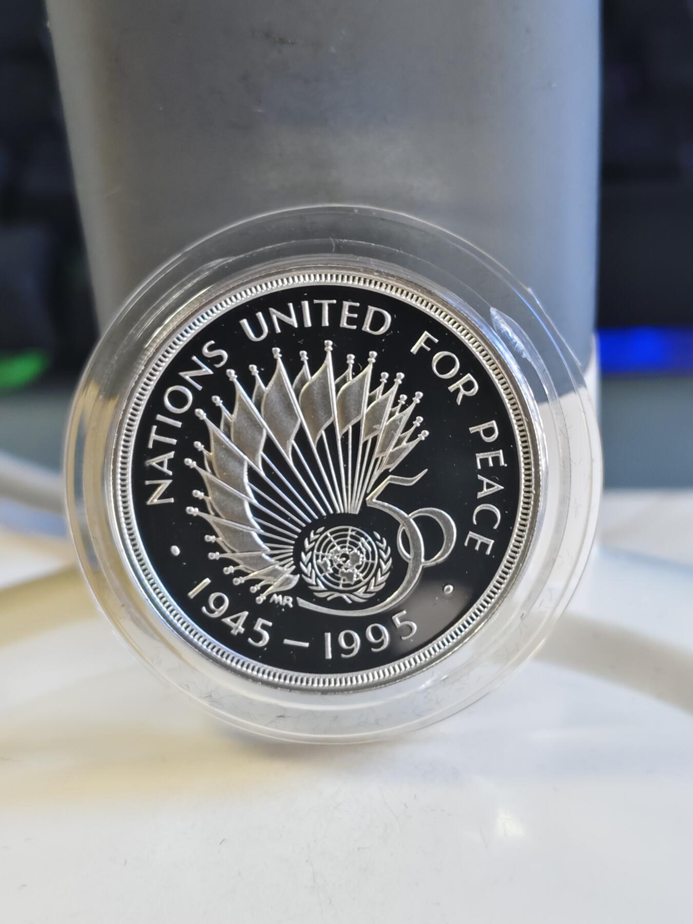第179期拍卖【长期征集拍品】 英国1995年联合国50周年2镑精制加厚纪念银币，31.96克925银，发行10000枚