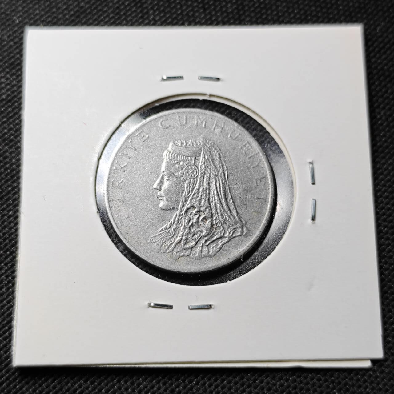 KK钱币收藏小铺  第358场  2月预留时间 周末发货  1972土耳其50库鲁 披纱女士