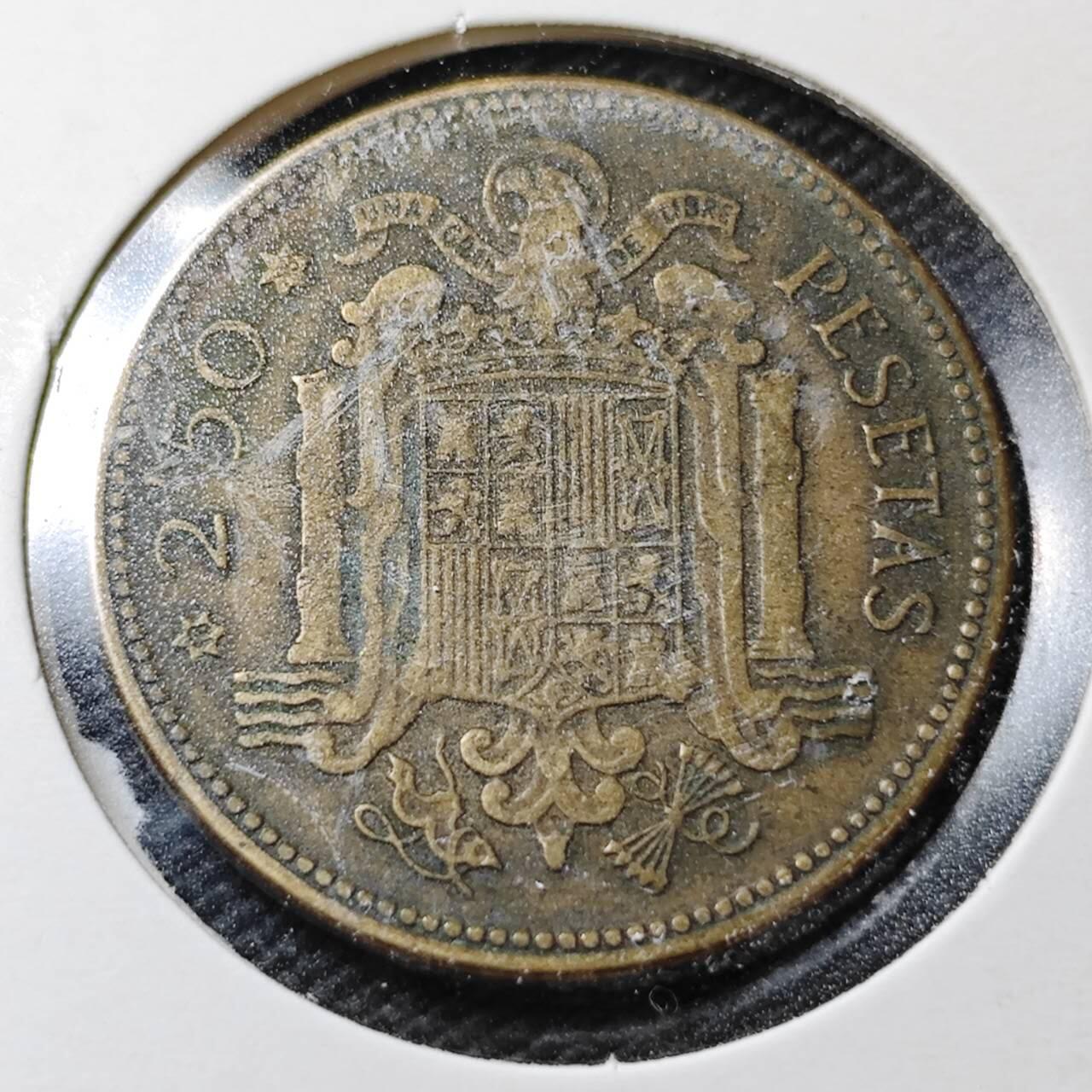 KK钱币收藏小铺  第358场  2月预留时间 周末发货  1953西班牙2.5比塞塔铜币