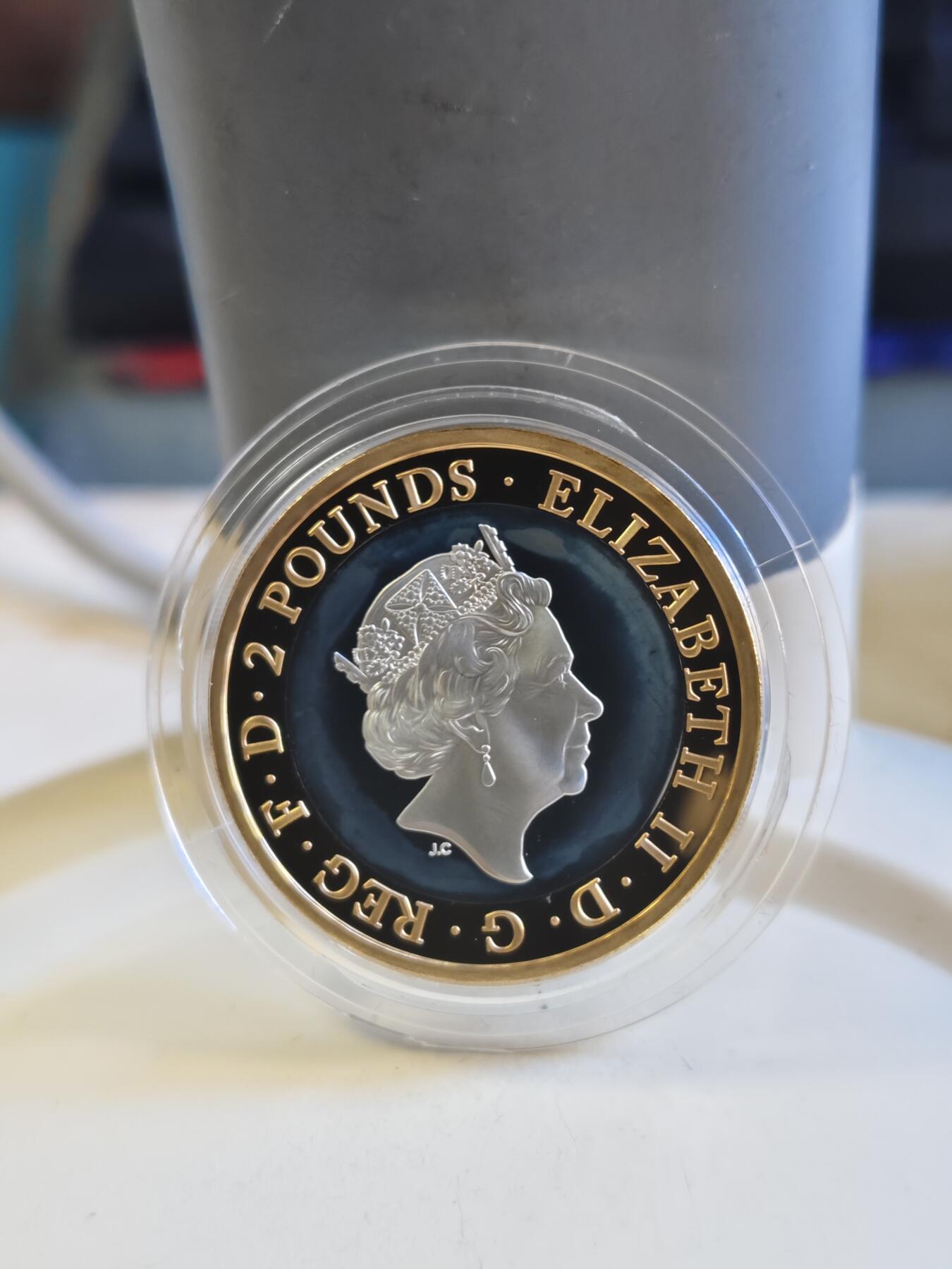 第179期拍卖【长期征集拍品】 英国2020年欧洲胜利75周年2英镑双色精制双色纪念银币，925银，12克，有氧化