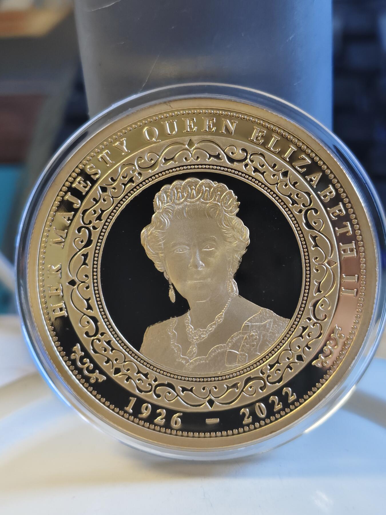第179期拍卖【长期征集拍品】 英国2022年伊丽莎白二世女王逝世镀金彩色纪念章