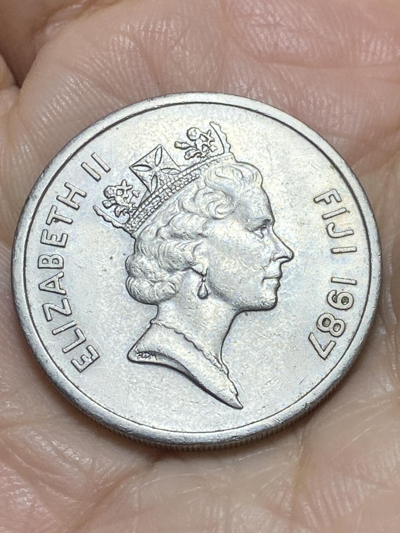 2025年第一百一十七场(总第一百四十三场）外国好品散币(免佣金) 斐济🇫🇯1987年20分(伊丽莎白二世中年高冠)