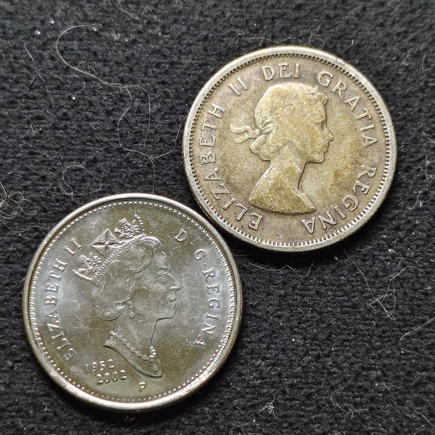 【全场包邮】纯粹捡漏拍472场（免费代拍第9场） 加拿大女王驯鹿25分银币+25分女王登基50周年纪念币