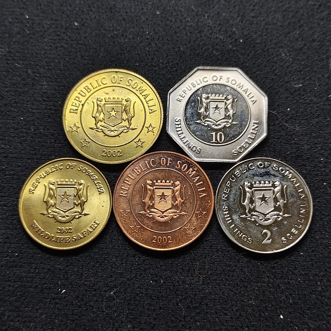 【全场包邮】纯粹捡漏拍472场（免费代拍第9场） 索马里2002年羚羊栖息地保护彩色套币