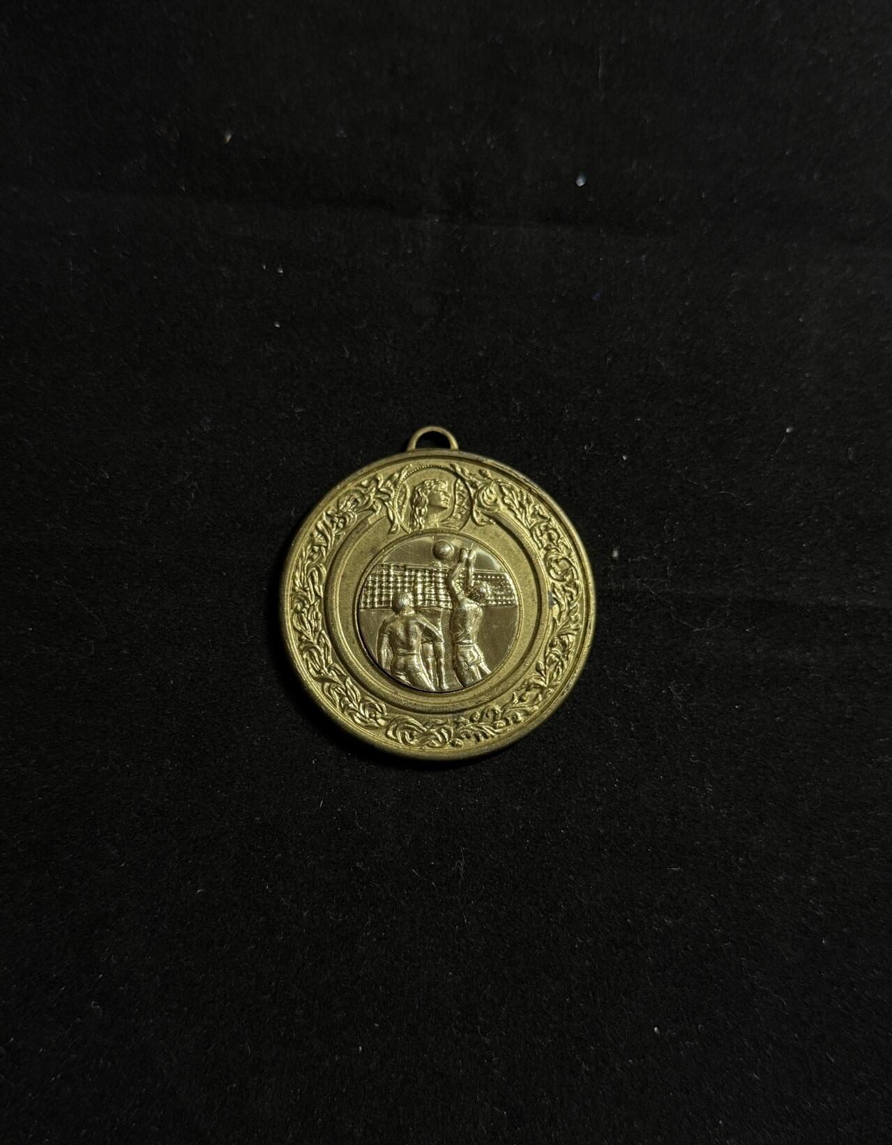 戎马世界章牌大赏第107期 苏联排球运动会奖牌