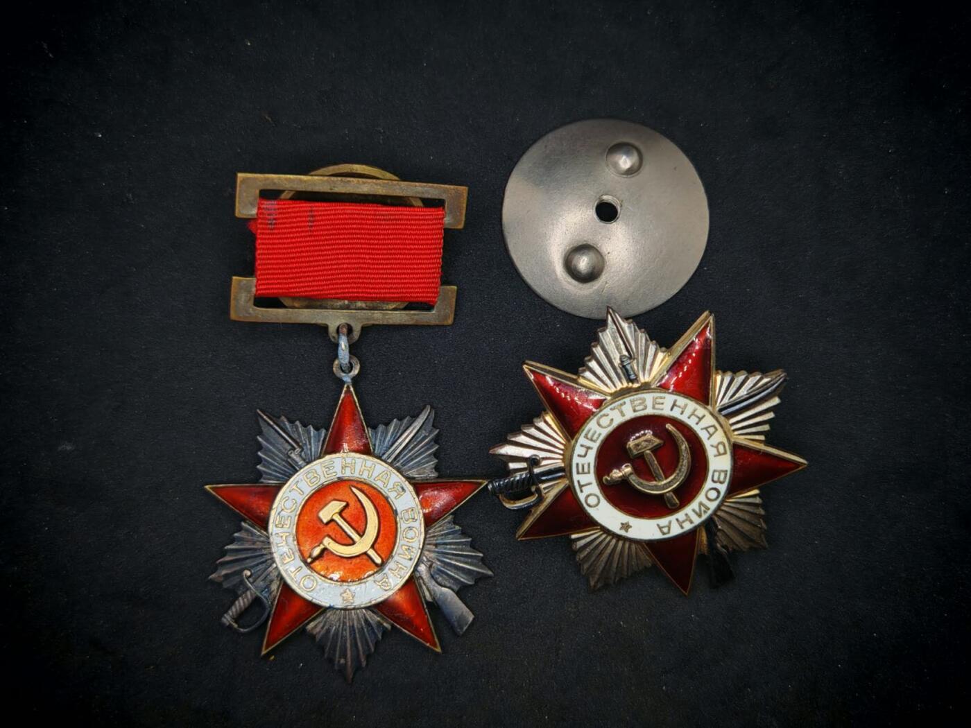 凯旋世界勋赏（第19期）（欢迎送拍）（对拍品有疑问请询问客服，不接受到手刀，出价默认拍品品相。请认真阅读拍卖规则！出价默认已认可！）（收到货请录制开箱视频，无视频概不处理问题。） 苏联422卫国套章指挥歼灭敌军20人，上挂原主后换，原主照片三个卫国没有上挂（详见倒数第三张图）